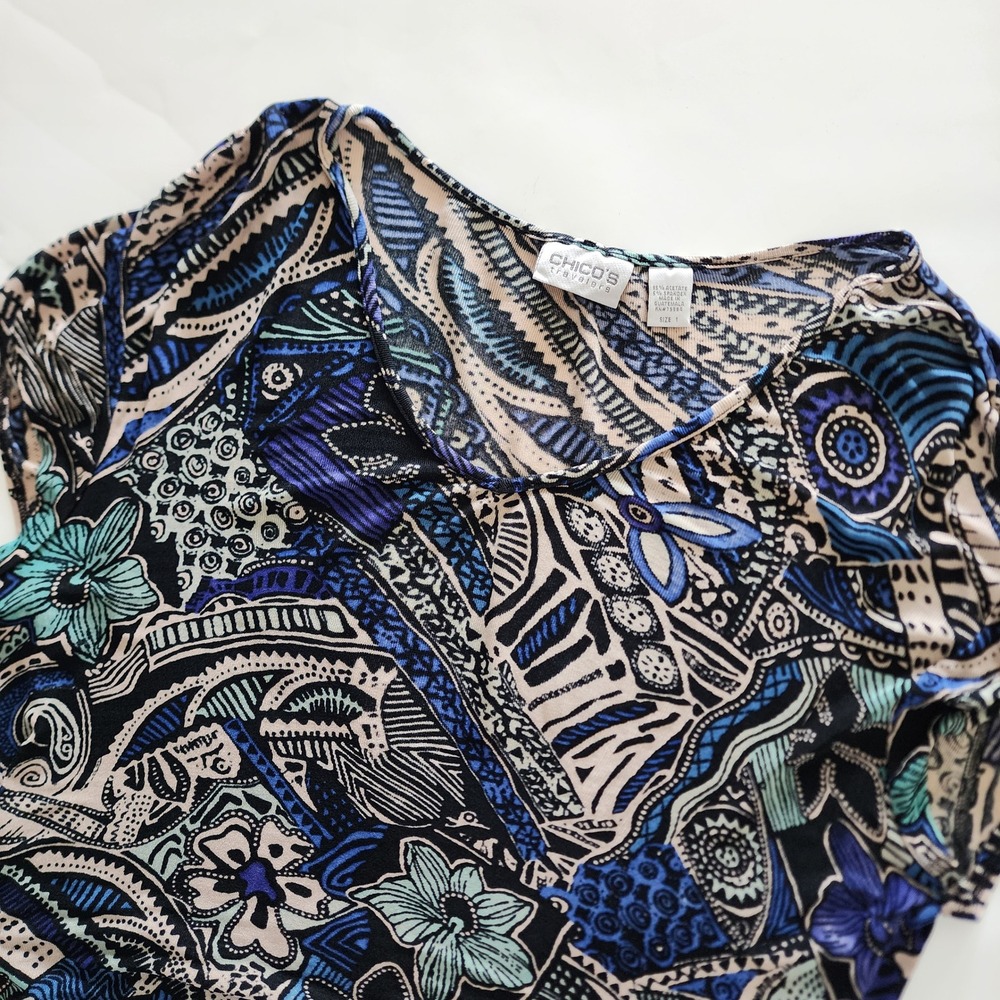 Chico's Travelers black multi color floral short sleeve v-neck shirt size 1  (M)